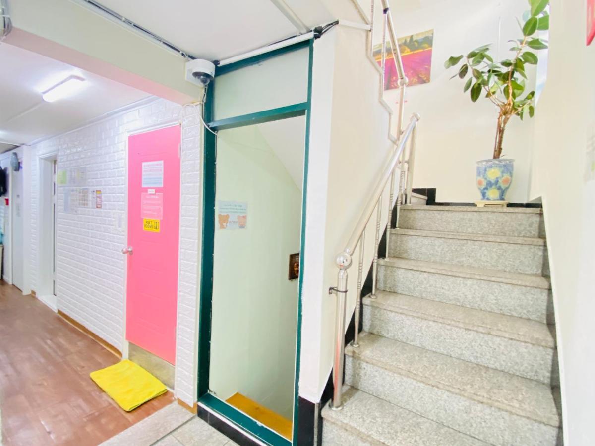 Aroha Guesthouse Seoul Station Seul Exterior foto